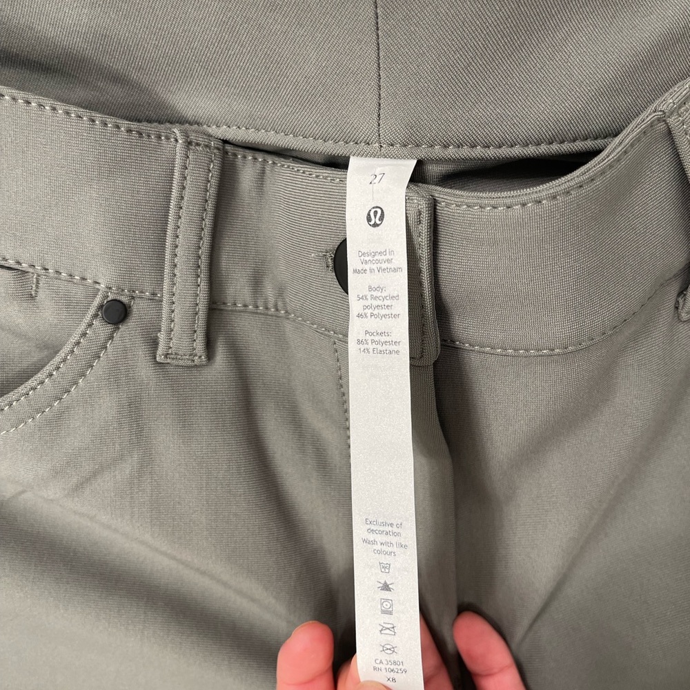 Wide leg Lululemon 7/8 Length Women's Pants In 27 With 5 Pkt Wide Leg *Utilitech - Picture 3 of 7